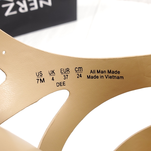 Naturalizer Dee Bamboo Tan Strappy Sandals - Picture 6 of 8